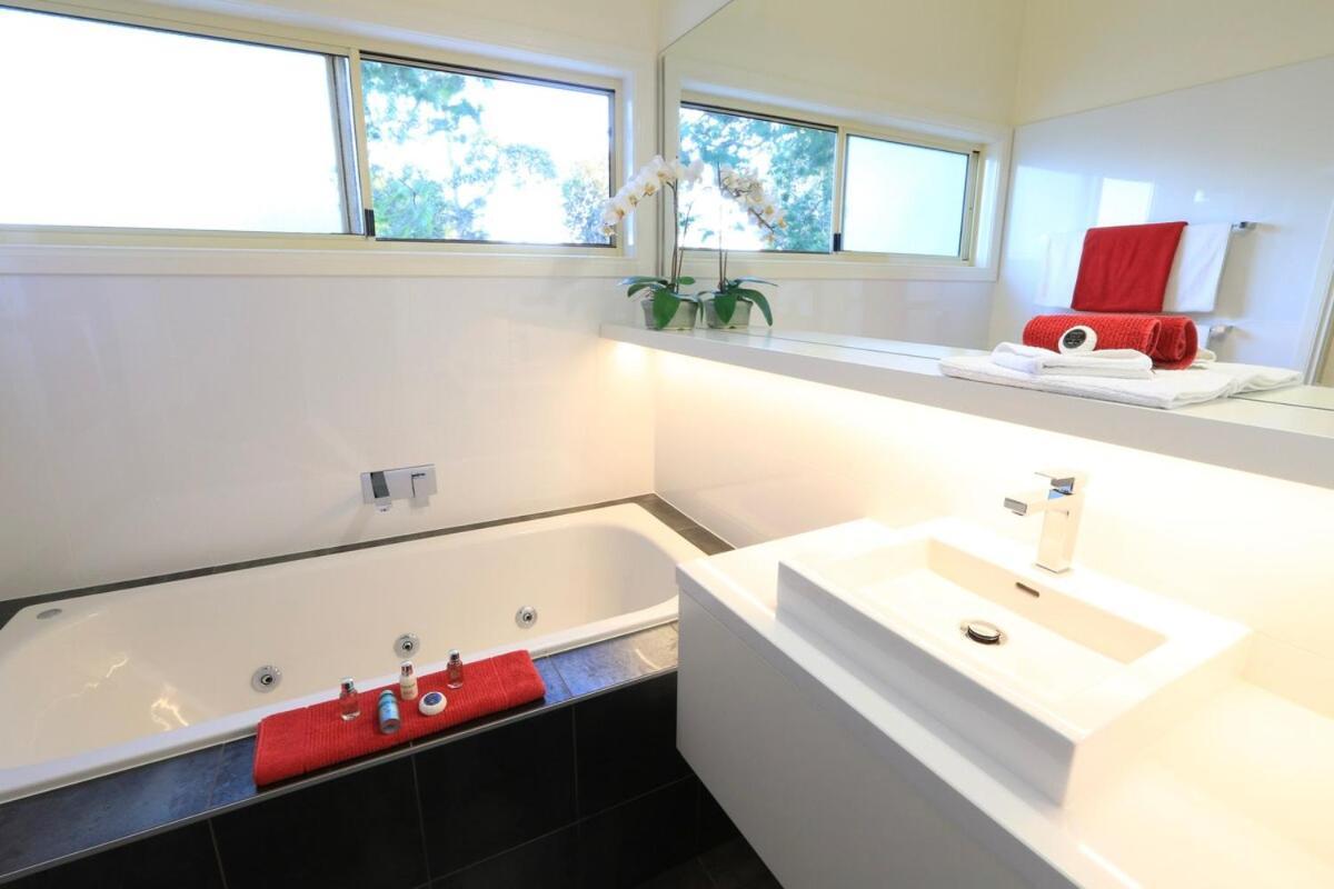 Inglenook Luxury Spa Cottage For Two Cowes Eksteriør billede